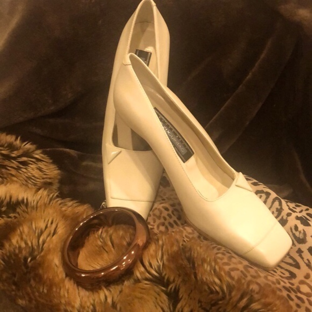 The “Perfect” Shoe, - Picture 6 of 8